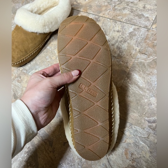 BRAND NEW (NWT)- trendy L.L.Bean Women’s suede slippers wool lining, size 10 - Picture 3 of 11